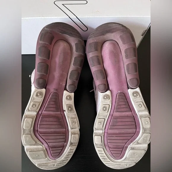 Nike Women’s Air Max 270 - Picture 5 of 7